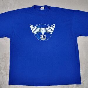 Vintage Dallas Mavericks T-shirt Mens 2XL Blue Graphic Basketball NBA Y2K Adult